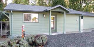 Lovely recently constructed 1 bd. westside cottage; UTILITIES INCLUDED! Gallery 1