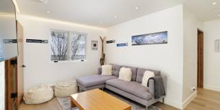 100 Park Avenue Gallery 19