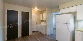 3-Bedroom Home Near Dining and Shopping Gallery 30