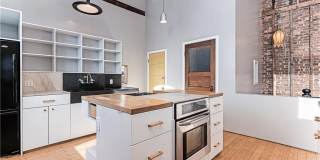 114 Main Street unit: 1A Gallery 10