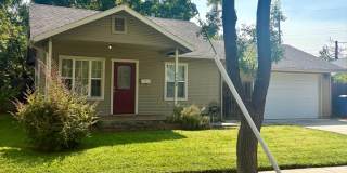Cozy 2/1 Home in Elmhurst Gallery 1