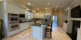 Gorgeous 4 bedroom, 3 Bathroom Home in Lakeside on Long Lake Gallery 7