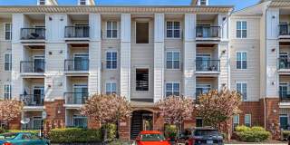 21216 MCFADDEN Square Gallery 5