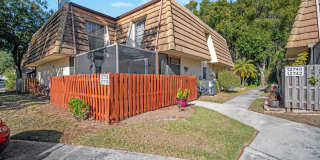 Large 3BR/2.5BA Townhouse Gallery 1