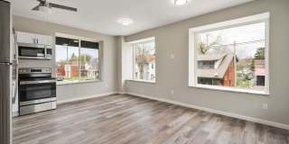 Charming 2BR Upstairs unit in Franklinton Gallery 9