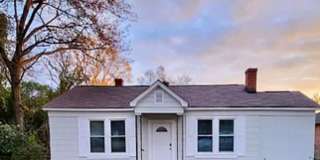 Cozy Cottage in Cayce Gallery 1