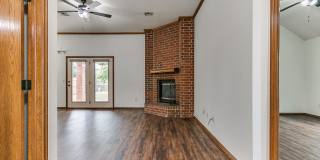 2812 Victoria Drive Gallery 40