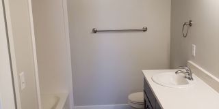 Spacious Springville Townhome Gallery 22