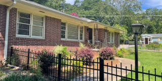 Crestview Home walking distance to Normaltown Gallery 1