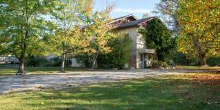 Spacious country flat Gallery 1