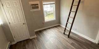 *August 2028* 5 Bedroom house 1 block off Kirkwood FULLY RENOVATED Gallery 26