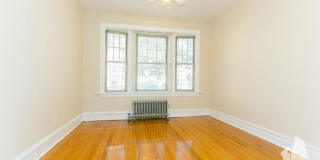 1607 West Berteau Ave. Gallery 3