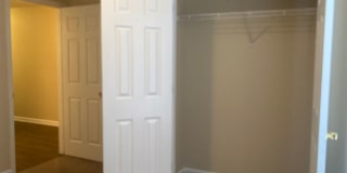 **LESS than 10 minute Drive from Fort Knox** Gallery 7