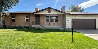 Updated Brick Rambler w/ Mountain Views! Gallery 1