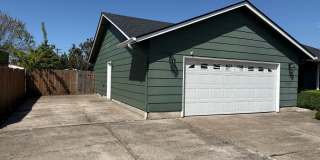 Well-kept house in desirable Thurston neighborhood! Gallery 4