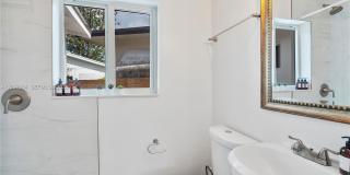 2380 NE 137th St Gallery 28