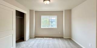 Stunning 2 Bed, 2.5 Bath Craftsman Townhome with Community Amenities! Gallery 38