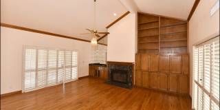 1004 LOS JARDINES Circle Gallery 5
