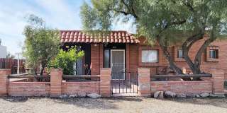 Bright & Central 3BR/2BA Tucson Home with Private Enclosed Patio Gallery 1