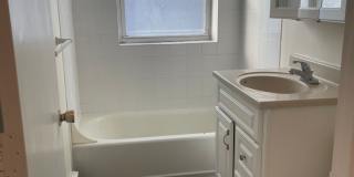 Clean , Modern and very spacious 2ed.  Dishwasher, Laundry, parking Ava, Now or 9.1 Gallery 5