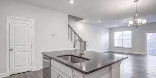 3/2.5 Townhome Close to Southpoint w/ Garage! Gallery 10