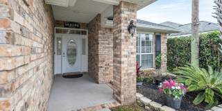 Gorgeous 4 bedroom pool house for rent w/ deeded beach access + pool & yard service included in the rent! Gallery 3