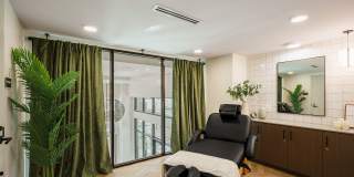 Solis Midtown Gallery 23