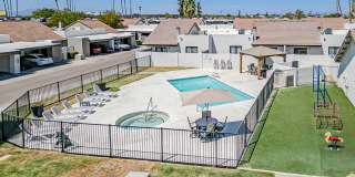 Beautifully remodeled 2bed/2ba Townhome - Ask about our Move-in Specials Gallery 16