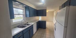 Audubon-Downriver Neighborhood 3+ bedroom, 1 bath corner lot with large, fenced yard Audubon-Downriver Neighborhood 3+ bedroom, 1 bath corner lot with large, fenced yard Gallery 10