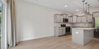4 Bedroom Pet Friendly Home For Rent with Club House, Comm. Pool, & Comm Gym Access! Gallery 13