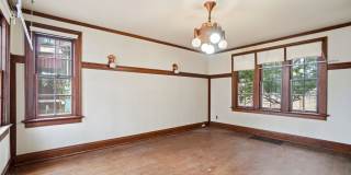 Private House on iuka ave Ravine – Central Campus – Newly Renovated - Flexible Pricing Gallery 15