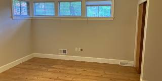 3 BR/3 BA Home with Large Yard Gallery 27