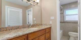 312 WESTMEADE Drive Gallery 13