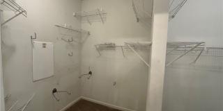 1384 EAGLE CROSSING Drive Gallery 10