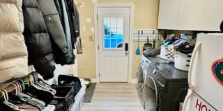 Nice 3 Bedroom (+Bonus Room) Home For Rent - Includes Weekly Pool & Monthly Cleaning Services! Gallery 21