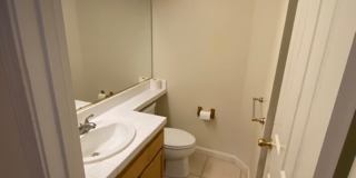 Rare Find! 5 bedroom spacious family home in a gated community Roseville. Gallery 7