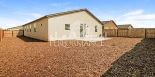 Stunning 4 Bed/3 Bath SW Bakersfield Home w/ Paid Solar and $0 Deposit Option Gallery 19