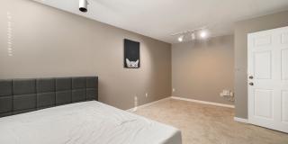 CLICK "REQUEST A TOUR" NOW! Gallery 21
