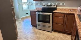 Crosstown Side By Side, Washer/Dryer In Unit, 1 Garage Space, Hardwood Floors, Dishwasher Gallery 7