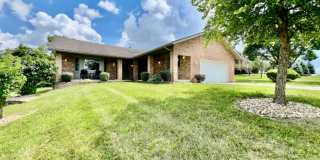 Large, stylish home in heart of Liberty twp. Gallery 1