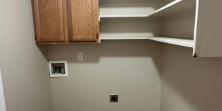 3 Bed 2 Bath Home: Fully Fenced Yard & Convenient Location Gallery 21