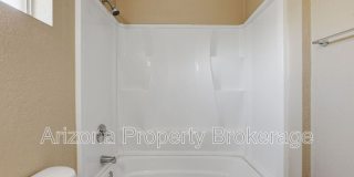 607 W. Rio Salado Pkwy. Gallery 10