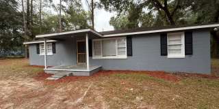 Spacious 3 Bedroom 1 Bath home with Appliance and Washer/Hookup. Gallery 1