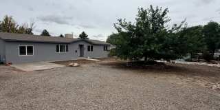 3 bed, 2 bath, 2 living spaces, Aztec NM Gallery 1
