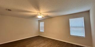 Four Bedroom Home on Belfort Rd. Gallery 9