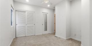 207 42nd Street Gallery 16
