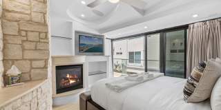 Fully Furnished Oceanfront Condo on Mission Beach Boardwalk Gallery 11