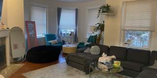 Stunning 3 bed in Brookline Gallery 9