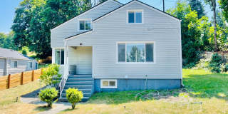 Renovated 4 bedroom 2 bath Home with Plenty of Space! Gallery 1
