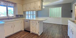 FOR LEASE - Spacious  3/2/2 IN RAINTREE Gallery 7